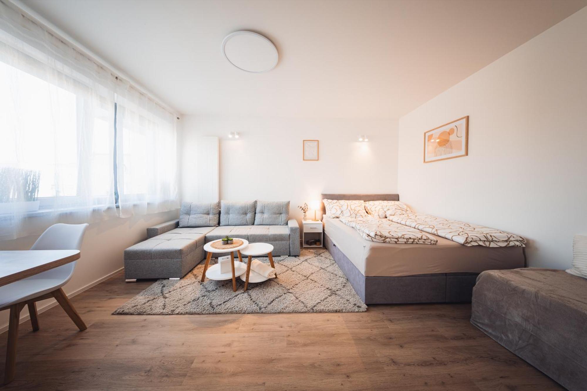 Ferienwohnung Rezidence Sadova Zlín Exterior foto